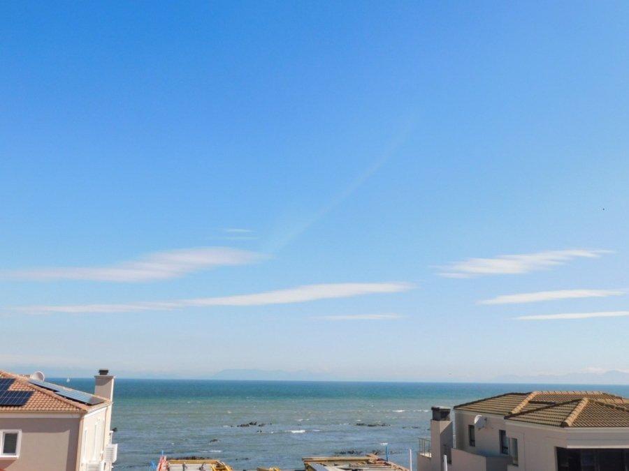 4 Bedroom Property for Sale in Harbour Island Western Cape